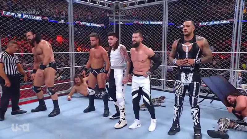 download wwe monday night raw - 25th december (2023) english full wwe show 480p [560mb] | 720p [1.4gb] hdrip