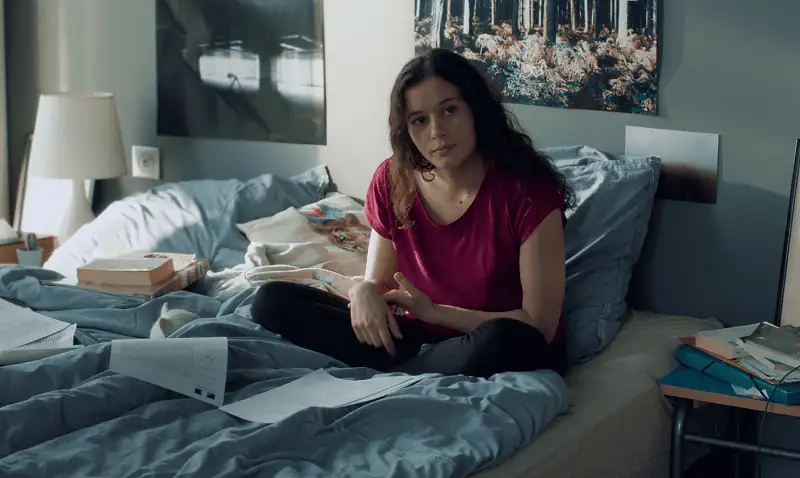 download the girl with a bracelet (2019) hindi dubbed 480p [400mb] | 720p [950mb] | 1080p [3.6gb]