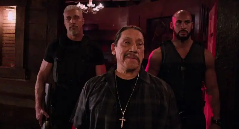 download cross wars (2017) bluray dual audio {hindi-english} 480p [330mb] | 720p [960mb] | 1080p [2gb]