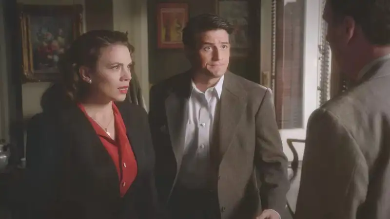 Download Agent Carter (Season 1 & 2) English With Substittle Netflix Series 480p 720p & 1080p WEB DL screenshot 4