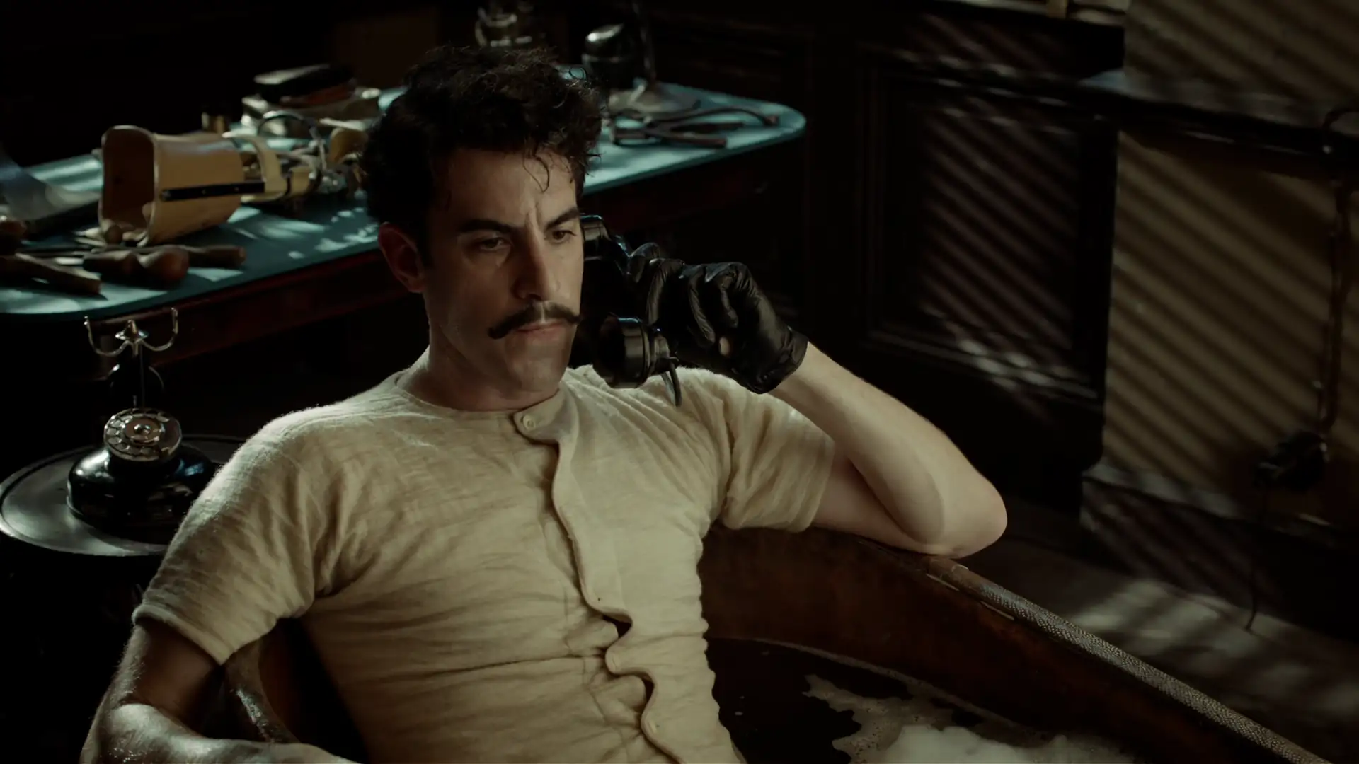 download hugo (2011) dual audio {hin-eng} 480p [400mb] | 720p [900mb] | 1080p [4.1gb] web-dl
