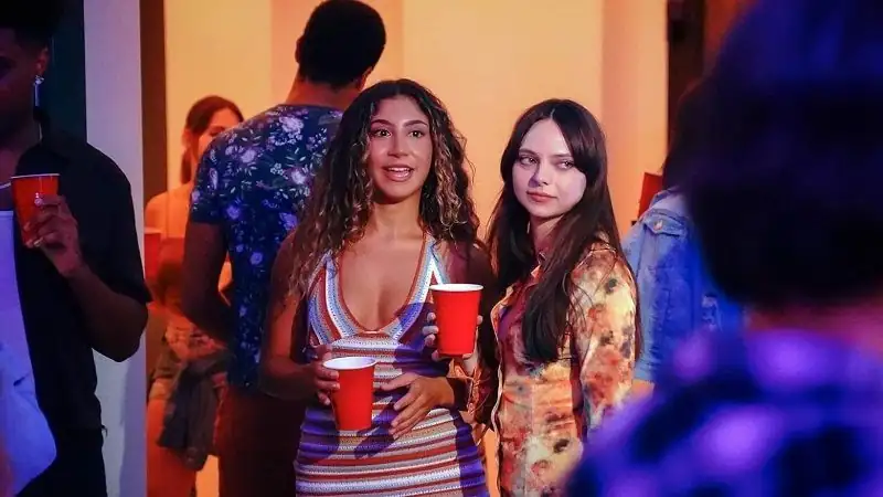 download incoming (2024) nf web-dl dual audio {hindi-english} 480p [330mb] | 720p [860mb] | 1080p [2gb]