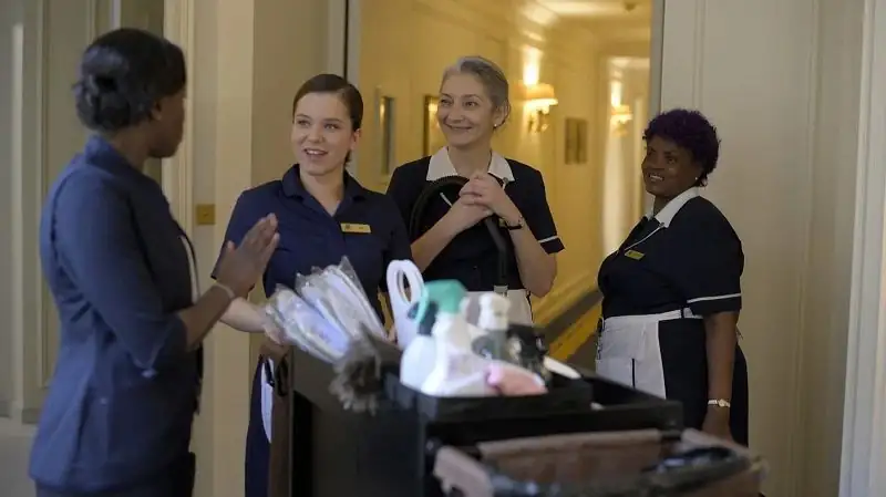 download striking the palace - petites mains (2024) web-dl dual audio {hindi-french} 480p [300mb] | 720p [800mb] | 1080p [1.8gb] amazon prime