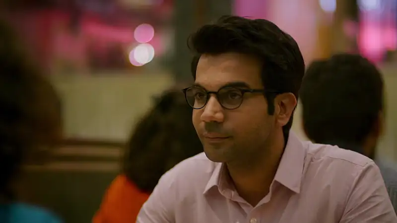 Download TrappedBluRay Hindi Full Movie 480p [350MB] | 720p [800MB] | 1080p [4GB] screenshot 1