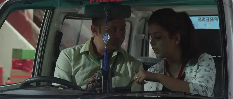 Download Yahan Sabhi Gyani HainAMZN WEBRip Hindi Full Movie 480p [300MB] | 720p [1GB] | 1080p [3GB] screenshot 1