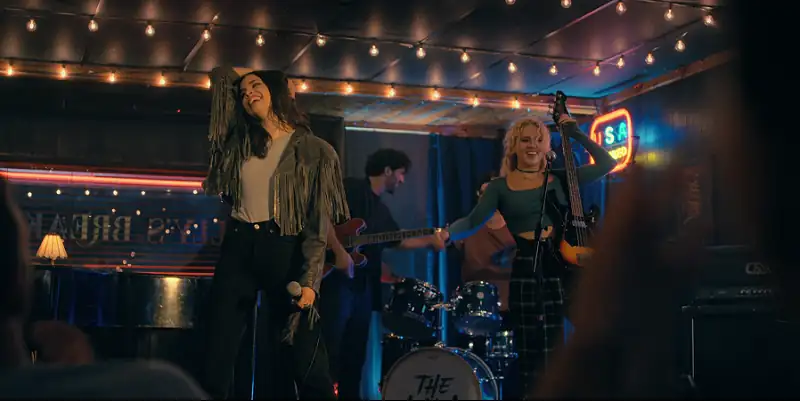 download purple hearts - netflix original (2022) dual audio {hindi-english} 480p [400mb] | 720p [1.2gb] | 1080p [2gb]