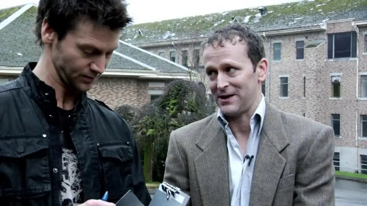 download grave encounters (2011) {english with subtitles} full movie web-dl 480p [400mb] | 720p [700mb]