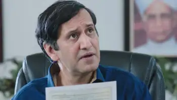 Download VelanDual Audio [Hindi + Tamil] WeB DL 480p [450MB] | 720p [1.1GB] | 1080p [2.3GB] screenshot 1