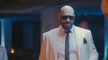 Download Roomies (Season 1 – 4) Hindi Complete [Amazon Prime Video] WEB Series 480p | 720p | 1080p WEB DL screenshot 9