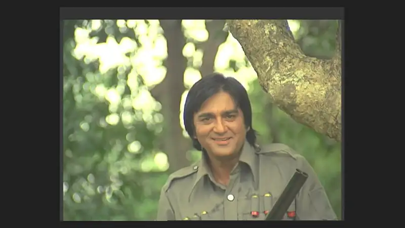 Download NaginHindi Full Movie HDRip 480p [330MB] | 720p [1GB] | 1080p [2.6GB] screenshot 2