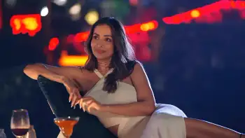 Download Moving in with Malaika (Season 1) Hindi [Episode 16 Added] HotStar Special 720p [250MB] WEB DL screenshot 3