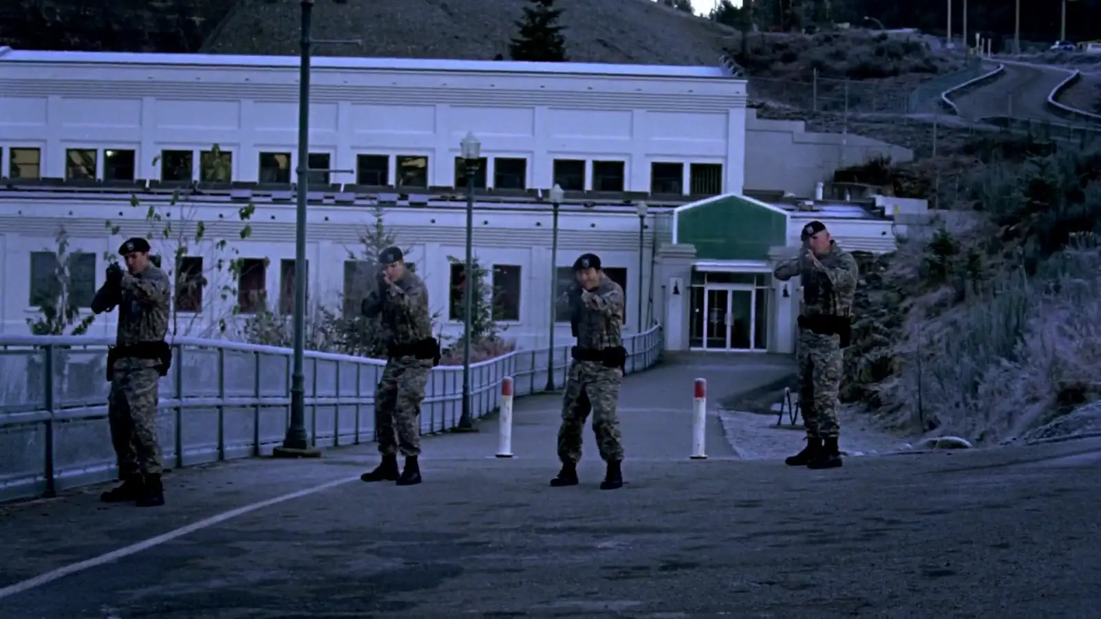 download connors war (2006) dual audio [hindi + english] web-dl 480p [300mb] | 720p [800mb] | 1080p [2gb]