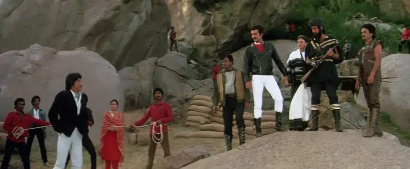 Download Aag Hi AagWEBRip Hindi Full Movie 480p [450MB] | 720p [1.4GB] | 1080p [4.2GB] screenshot 6