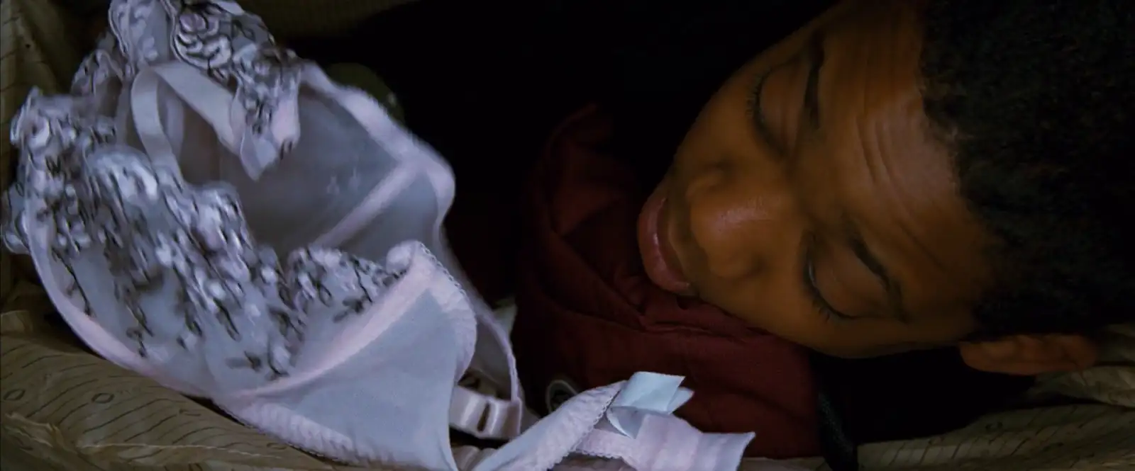 download unaccompanied minors (2006) dual audio [hindi + english] web-dl 480p [400mb] | 720p [850mb] | 1080p [1.8gb]