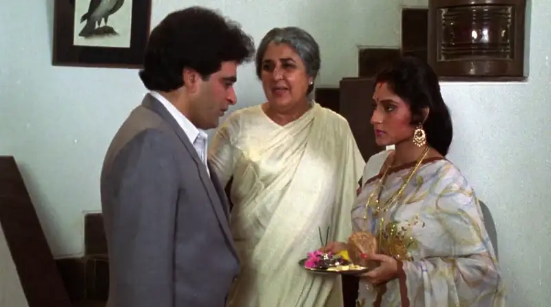 Download Bahaar Aane TakHDRip Hindi Full Movie 480p [450MB] | 720p [1.3GB] screenshot 3