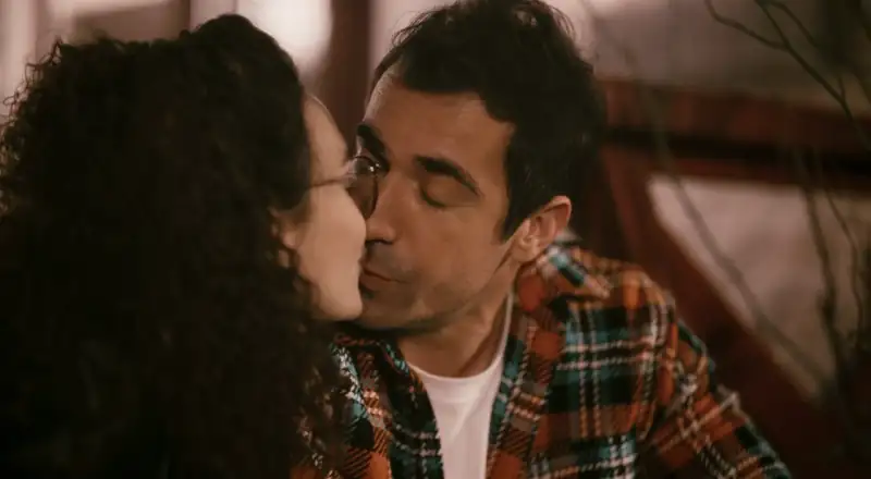 download as the crow flies (season 1 - 3) dual audio {hindi-english} web-series 720p | 1080p nf web-dl