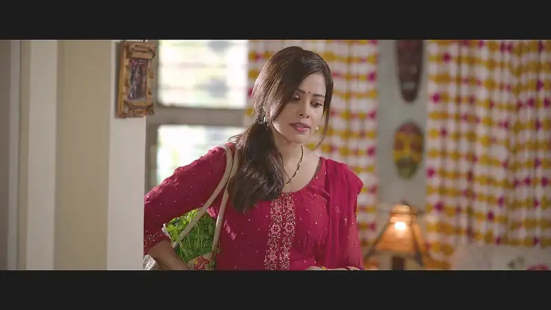 Download SelfieeHindi Disney+ Hotstar WEB DL 480p [500MB] | 720p [1.2GB] | 1080p [4GB] | 2160p 4K [15.2GB] screenshot 1