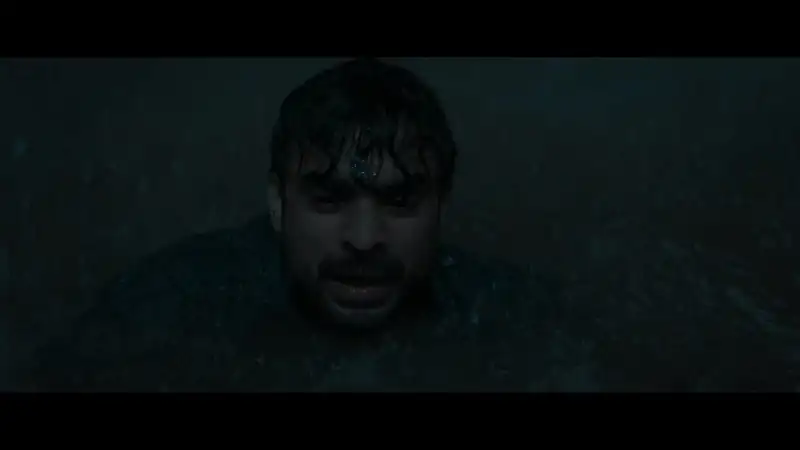 Download 2018: Everyone Is A HeroDual Audio [Hindi ORG + Malayalam] WeB DL 480p [450MB] | 720p [1.3GB] | 1080p [3.7GB] screenshot 5