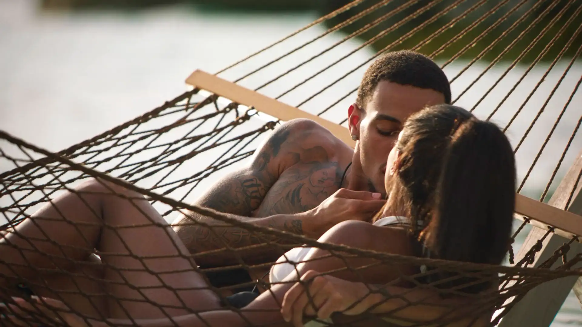 download too hot to handle (season 3) dual audio [hindi-english] complete netflix web series 480p [150mb] | 720p [450mb]