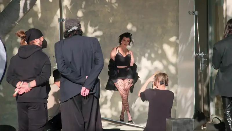 Download The Kardashians (Season 1 – 3) [S03E07 Added] English With Subtitles WEB DL 720p [300MB] screenshot 7