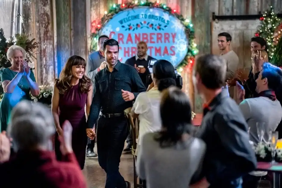 download cranberry christmas (2020) bluray {english with subtitles} full movie 480p [300mb] | 720p [700mb] | 1080p [1.7gb]