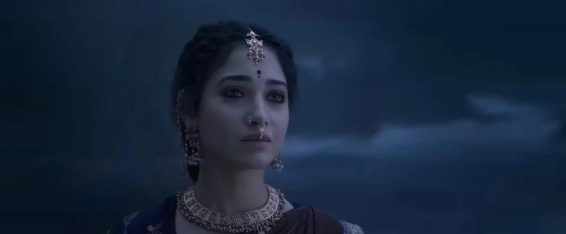 Download Sye Raa Narasimha ReddyHindi Dubbed 480p [500MB] | 720p [1.5GB] | 1080p [3GB] BluRay screenshot 3