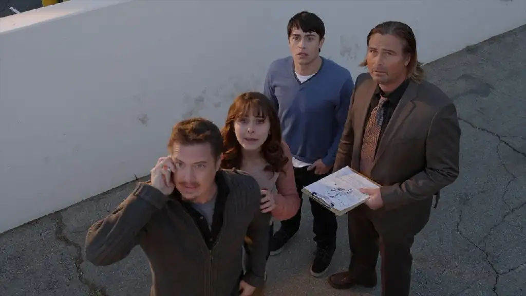 download sink hole (2013) dual audio {hindi-english} 480p [300mb] | 720p [1gb]