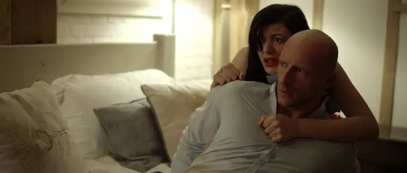 Download Carnivore: Werewolf of LondonDual Audio {Hindi English} 480p [300MB] | 720p [900MB] screenshot 3