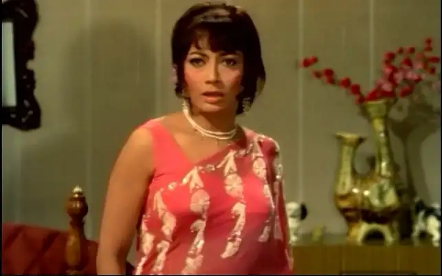 Download Geetaa Mera NaamHindi Full Movie DVDRip 480p [500MB] | 720p [1.4GB] screenshot 2