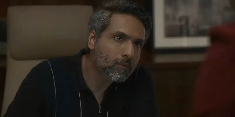 Download JalsaHindi Full Movie WEB DL 480p [400MB] | 720p [1.2GB] | 1080p [3GB] | 2160p 4K [6.4GB] screenshot 3