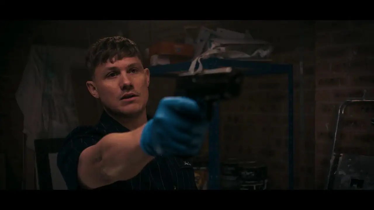 Download Run AwaySeason 1 Dual Audio {Hindi English} Complete NetFlix WEB Series 480p | 720p | 1080p WEB DL screenshot 2