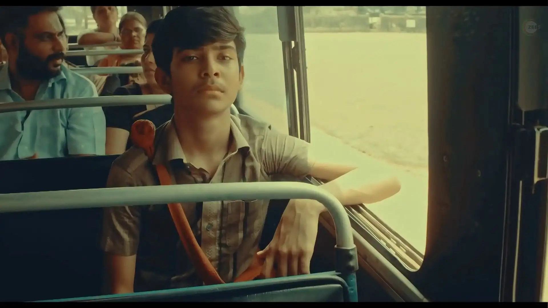 Download Mum Bhai (Season 1) Hindi AltBalaji WEB Series 480p | 720p | 1080p WEB DL screenshot 2