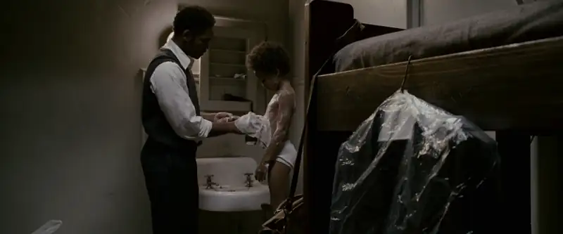 Download The Pursuit of HappynessBluRay Dual Audio {Hindi English} 480p [450MB] | 720p [1.2GB] | 1080p [2.6GB] screenshot 5