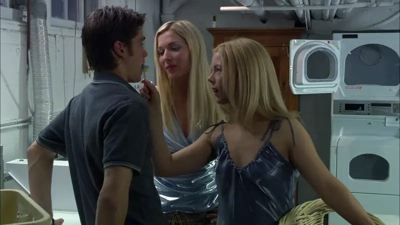 download decoys (2004) amzn web-dl dual audio {hindi-english} 480p [350mb] | 720p [970mb] | 1080p [6.9gb] full-movie