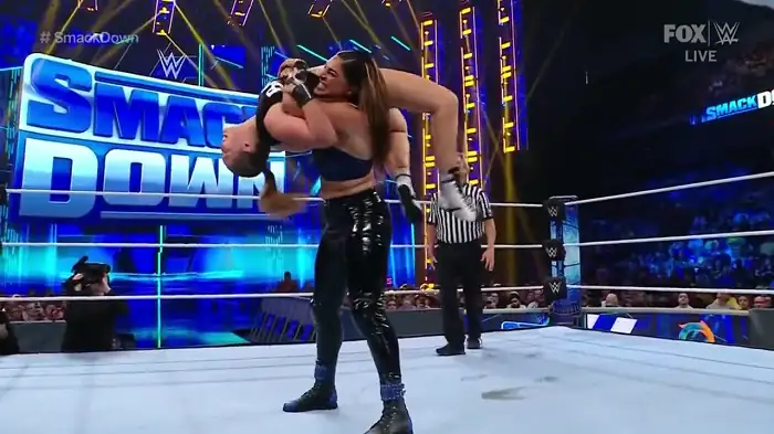 Download WWE Friday Night SmackDown 13th MayEnglish Full WWE Show 480p [400MB] | 720p [800MB] screenshot 3