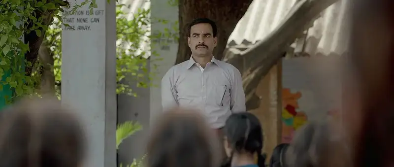 Download Nil Battey SannataHindi Full Movie 480p [300MB] | 720p [900MB] | 1080p [3GB] screenshot 1