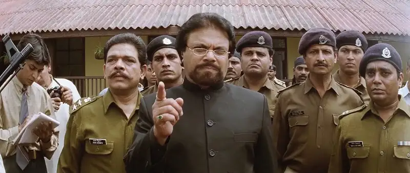 Download Kachche DhaageHindi Full Movie WEB DL 480p [380MB] | 720p [1.2GB] | 1080p [3.7GB] screenshot 4