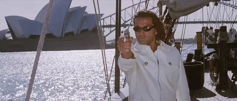 Download SoldierHindi Full Movie WEB DL 480p [350MB] | 720p [1.2GB] | 1080p [4GB] screenshot 4