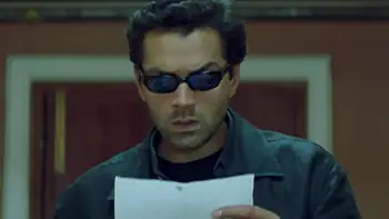 Download BichhooAMZN WEBRip Hindi Full Movie 480p [400MB] | 720p [1.3GB] | 1080p [4GB] screenshot 1