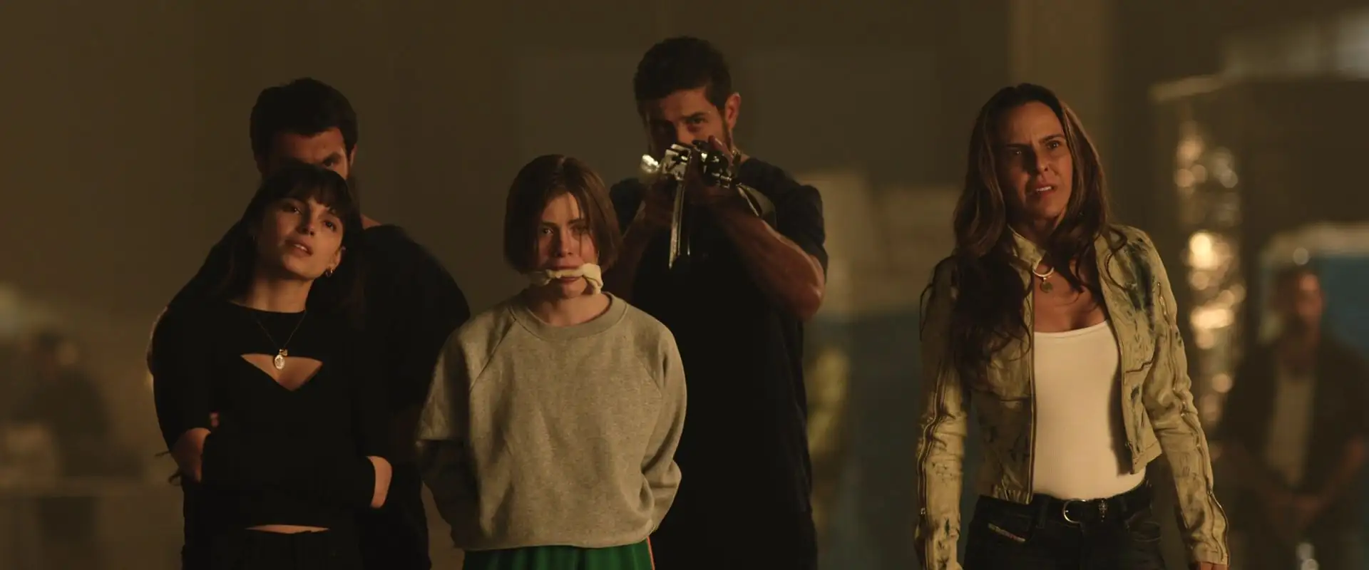 Download Trap HouseWEB DL Dual Audio {Hindi English} 480p [440MB] | 720p [920MB] | 1080p [2GB] | 2160p [11.2GB] screenshot 6