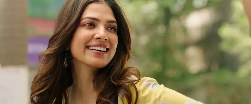 Download YudhraAmazon WEB DL {Hindi DD5.1} Full Movie 480p [400MB] | 720p [1GB] | 1080p [2GB] screenshot 2