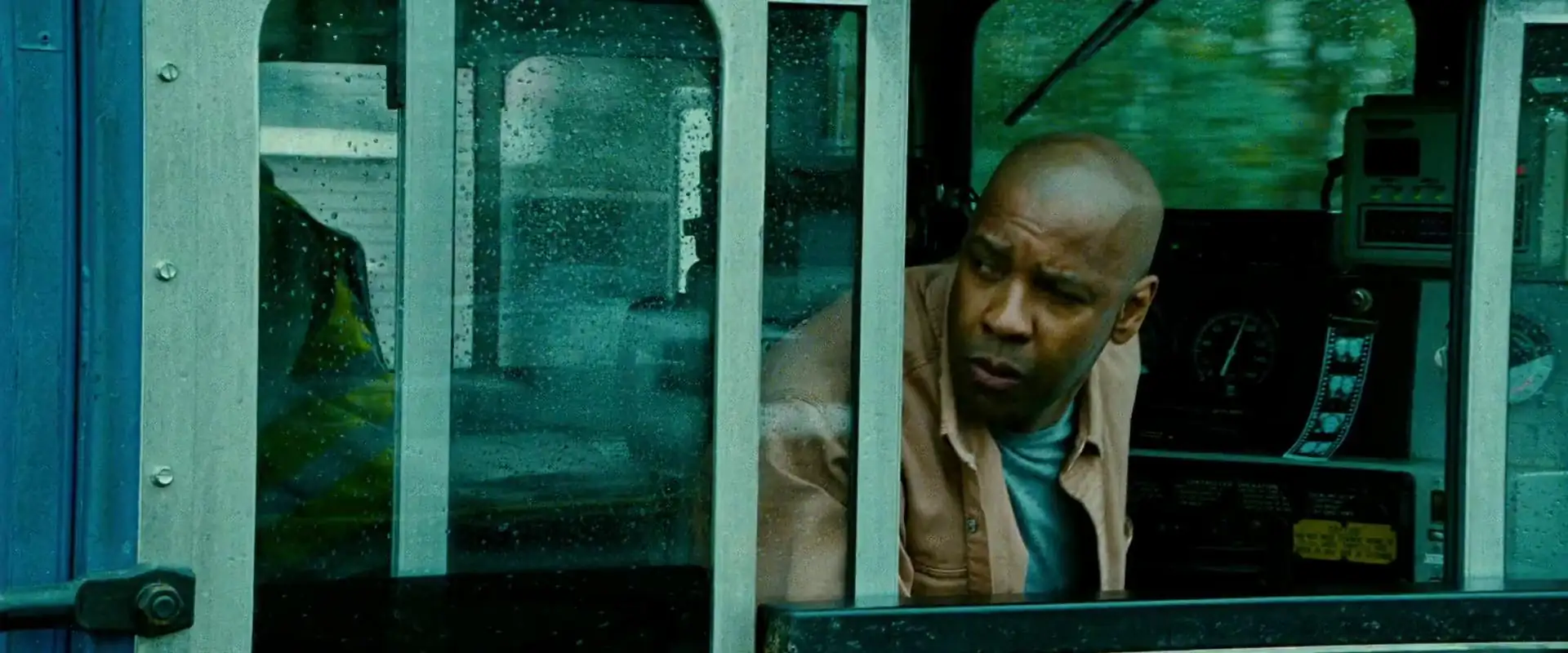 download unstoppable (2010) dual audio [hindi + english] bluray 480p [300mb] | 720p [850mb] | 1080p [2.5gb]