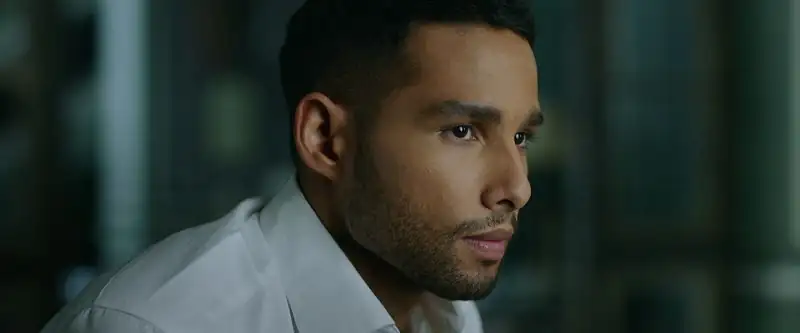 Download YudhraAmazon WEB DL {Hindi DD5.1} Full Movie 480p [400MB] | 720p [1GB] | 1080p [2GB] screenshot 6