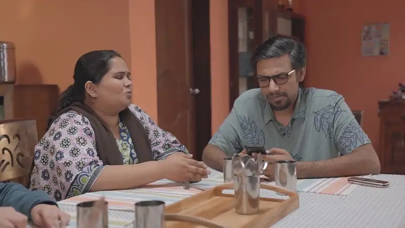 Download Hum Do Teen ChaarS01 Complete Hindi AMZN MiniTV Series 480p | 720p | 1080p screenshot 2