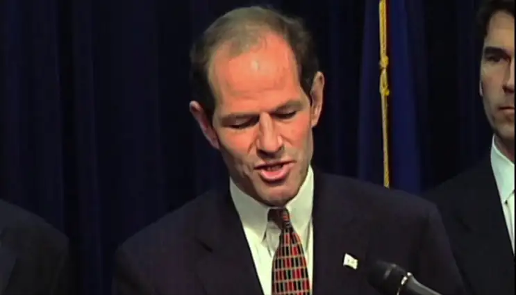 Download Inside JobBluRay Dual Audio {Hindi English} 480p [400MB] | 720p [1GB] | 1080p [2.3GB] screenshot 3