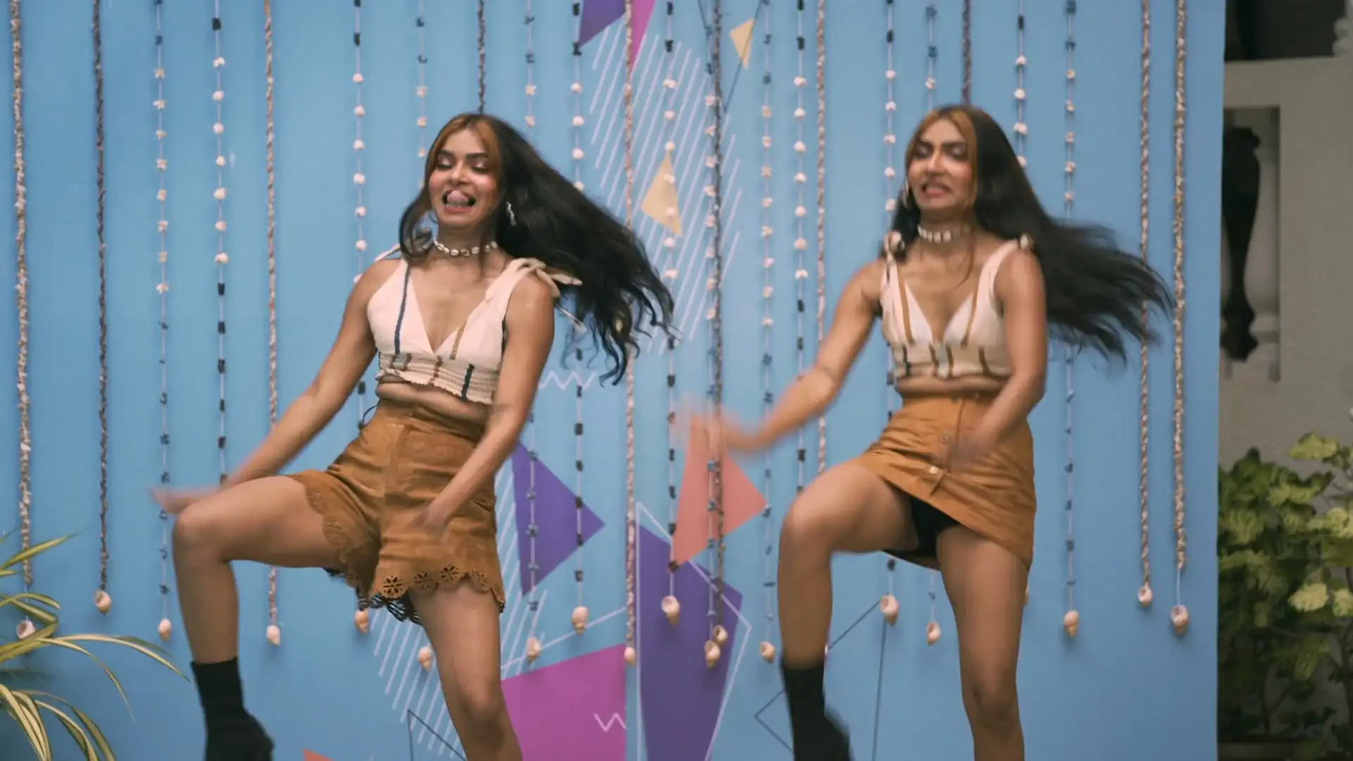 Download MX TakaTak Fame HouseSeason 1 Hindi Complete MX WEB Series 480p | 720p HDRip screenshot 4