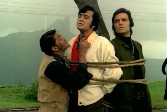 Download Geetaa Mera NaamHindi Full Movie DVDRip 480p [500MB] | 720p [1.4GB] screenshot 3