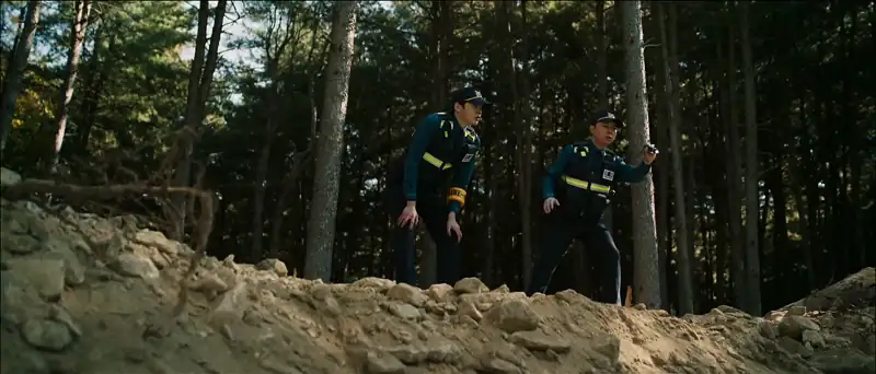 download dark hole (season 1 - complete) hindi-dubbed (org) all episodes 720p | 1080p web-dl