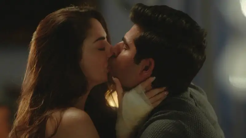 Download Bisaat: Khel Shatranj KaSeason 1 Hindi Complete MX Original WEB Series 480p | 720p HDRip screenshot 1