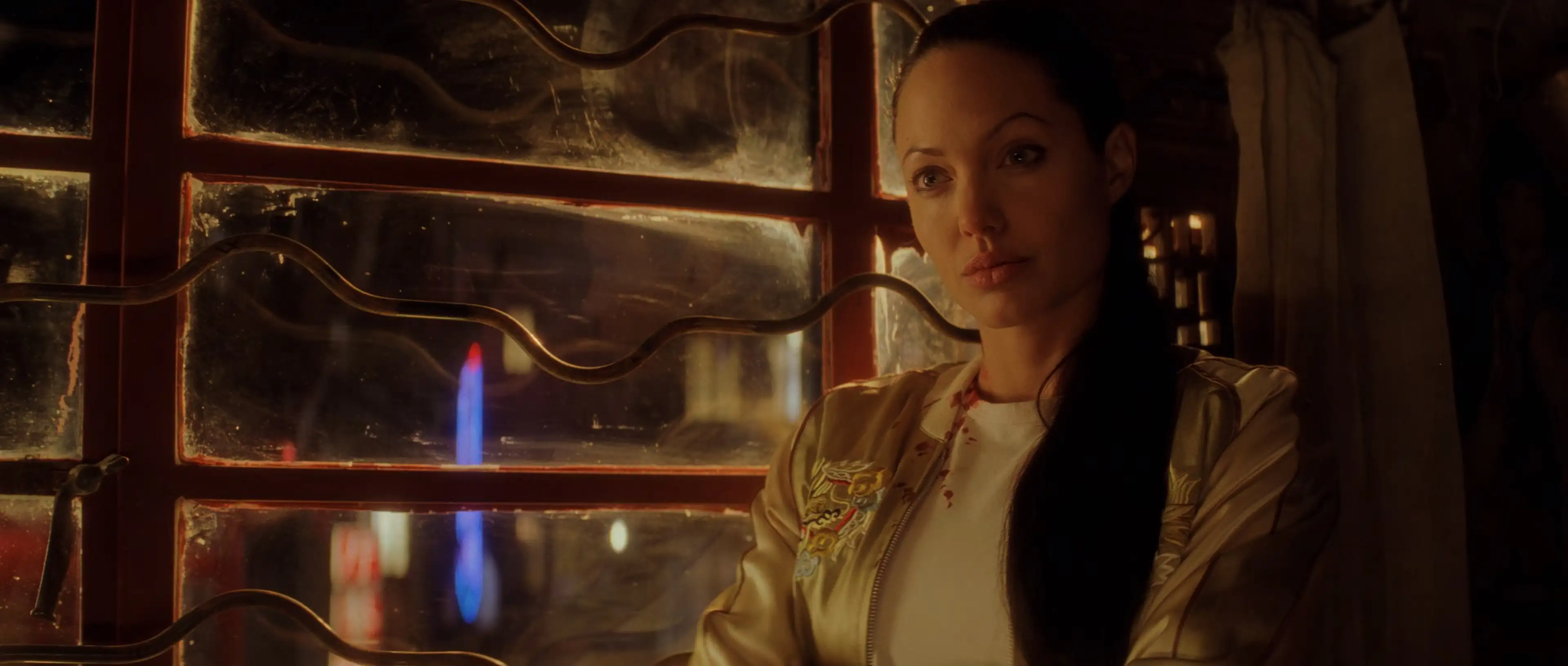 Download Lara Croft Tomb Raider: The Cradle of LifeDual Audio {Hindi English} 480p [350MB] | 720p [1.2GB] | 1080p [2.8GB] screenshot 2